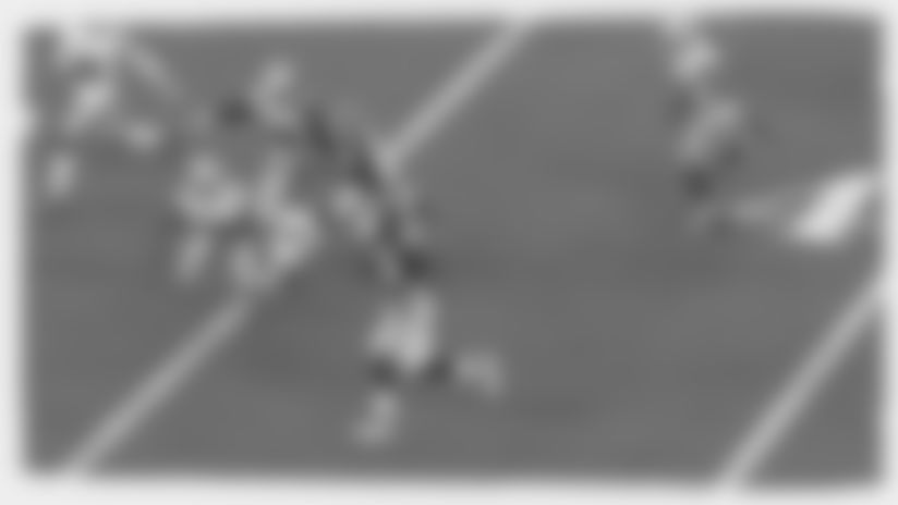 Adrian Peterson Turns Back The Clock On Nifty 32-Yard Cutback Run