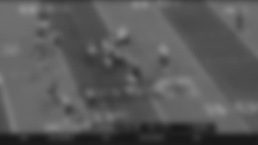 Brees floats perfect pass to Austin Carr for a 25-yard gain