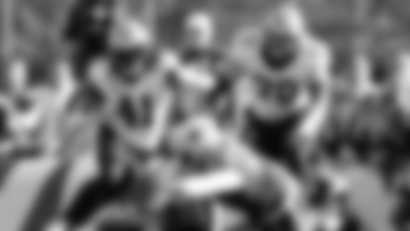 Kamara sets touchdown record in dominating road victory