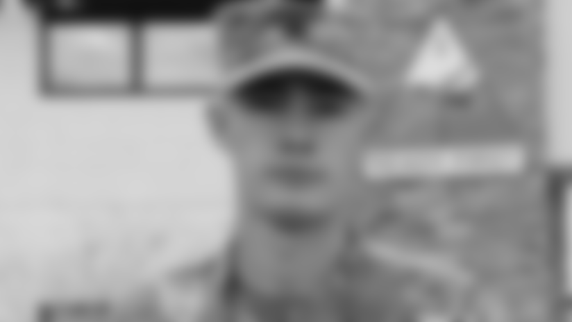 Army sergeant, a New Orleans Saints fan, uses Salute to Service hoodie to help save a life