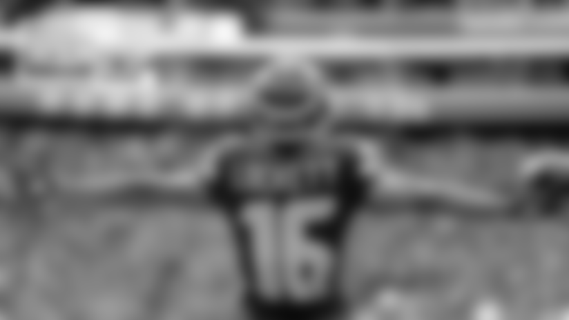 Friday Round-Up: Tyler Lockett Surprises 2019 NFL Kid Correspondent In Person