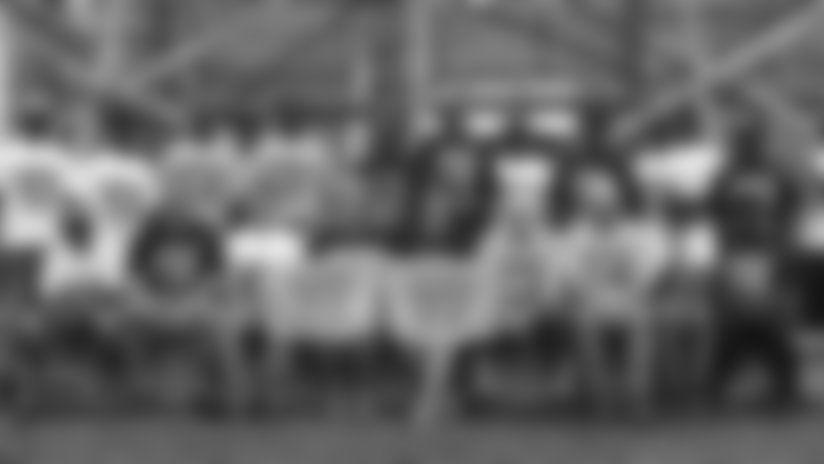 09_fans_harrisoncityinafrica_103423.jpg