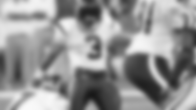 brown_fieldgoal091706.jpg