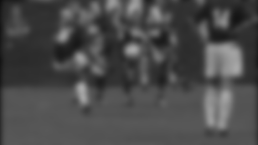 everton_free_kick072904.jpg