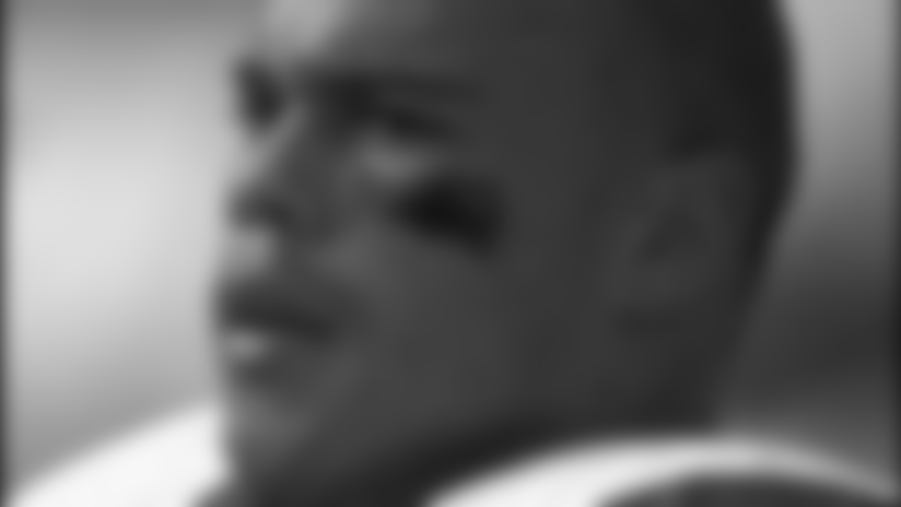 wong_sidelines091604.jpg
