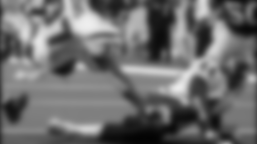 davis_td_colts111404.jpg