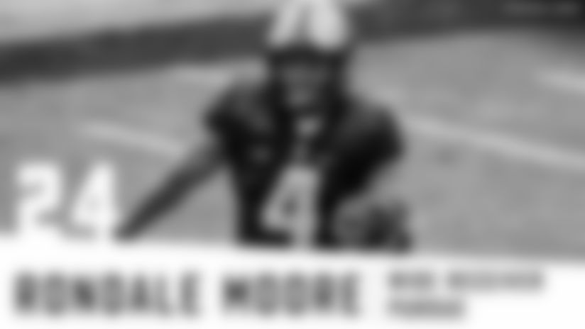 24_graphic_Moore