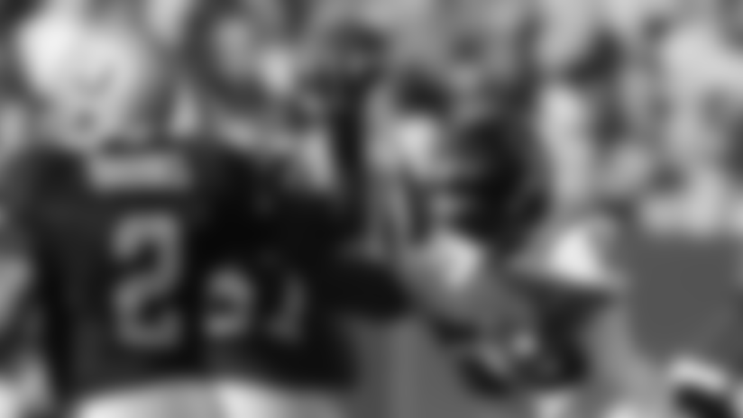 ryans_forcedfumble2_120306.jpg