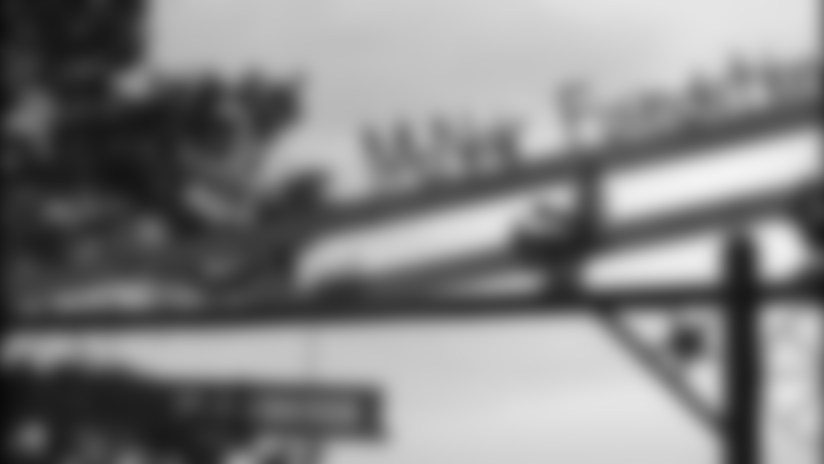 equestrian_sign061704.jpg