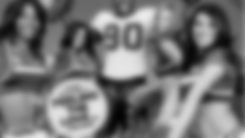 mario-williams_espncover070.jpg