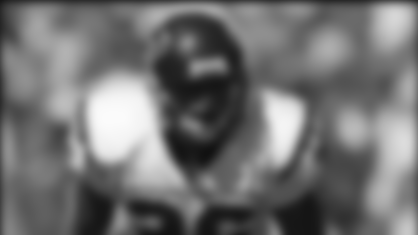 earl_chiefs092604.jpg