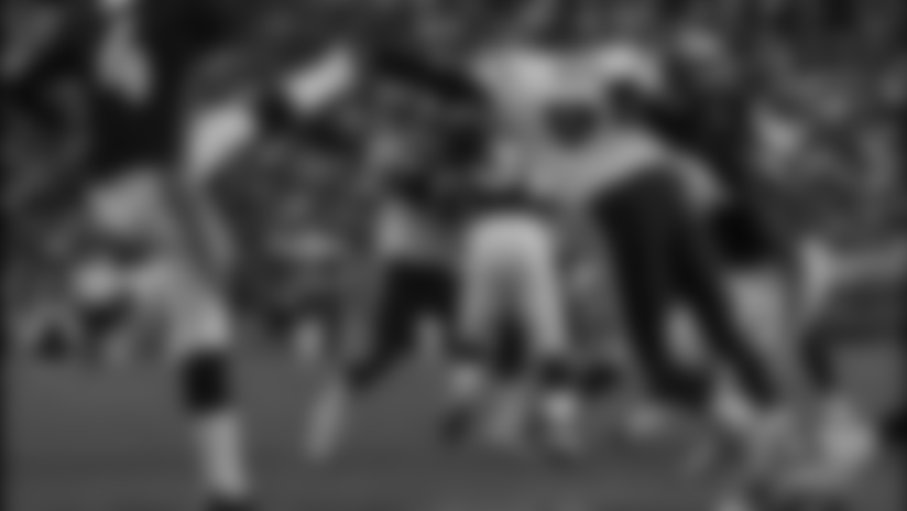 peek_block_broncos110704.jpg