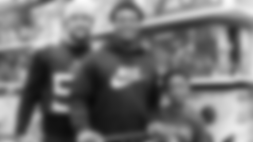 Titans Players Host Holiday Events in Nashville