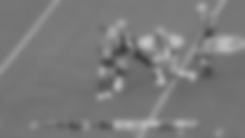 Tajae Sharpe Catches Line-Drive Pass for 20-yard Gain
