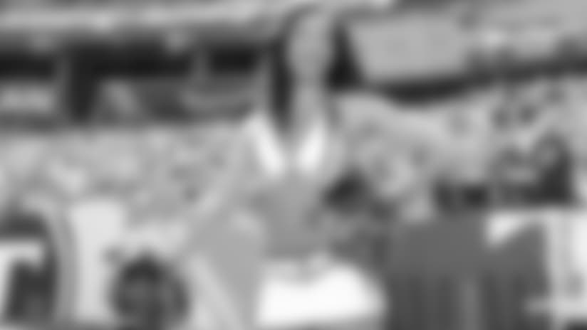 Titans Cheerleader Spotlight: Zephanie