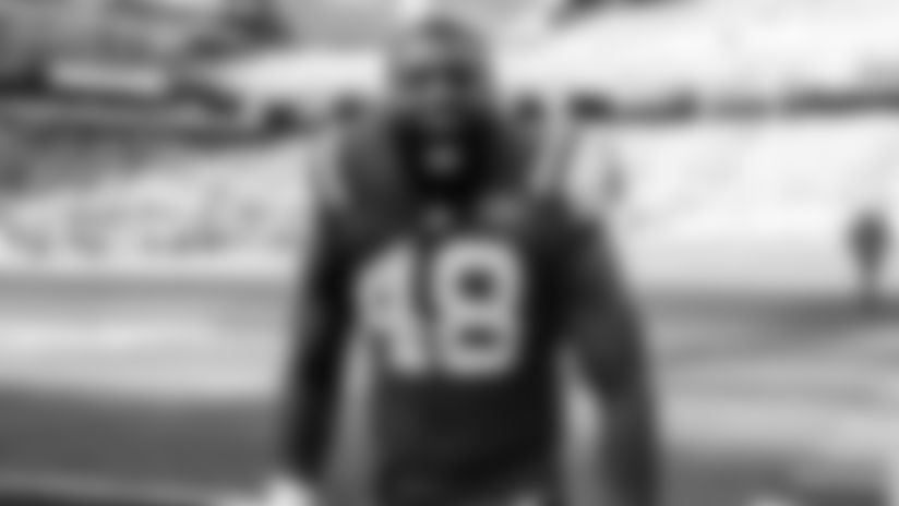 The best images of LB Jordan Jenkins from the 2018 season.