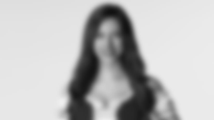 2018 Cheerleader Bio - Alex