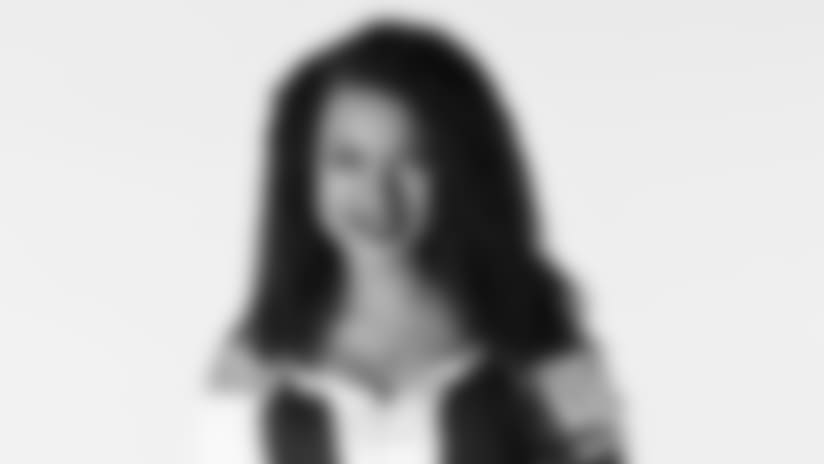 2018 Cheerleader Bio - Sydney