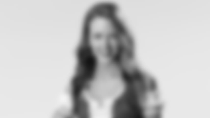 2018 Cheerleader Bio - Shanyn