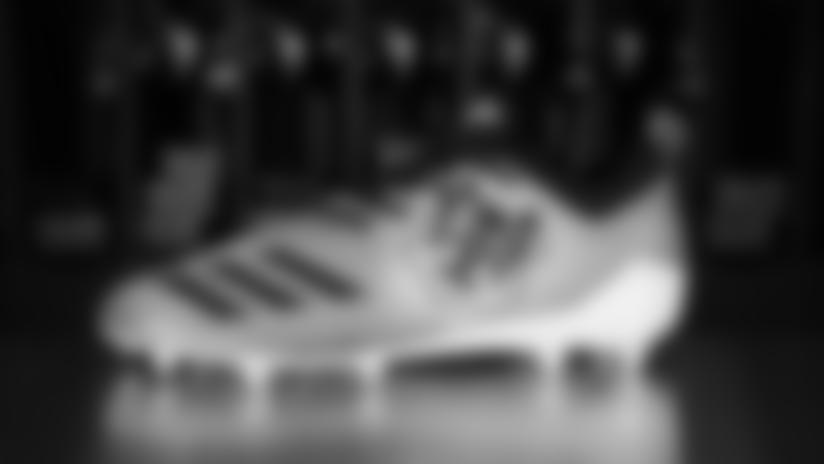 kyle-sloter-cleats-120318