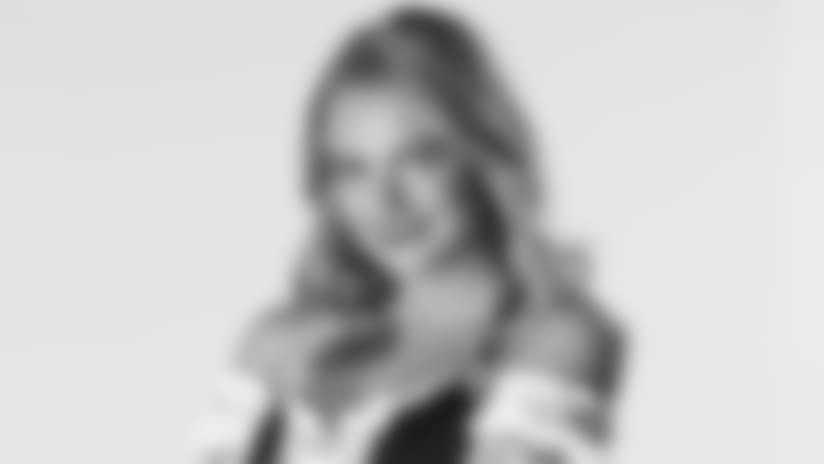 2018 Cheerleader Bio - Grace