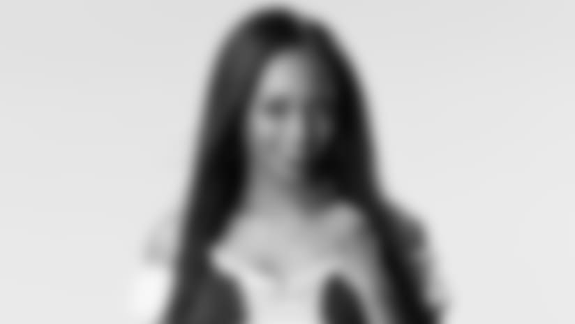 2018 Cheerleader Bio - Parey