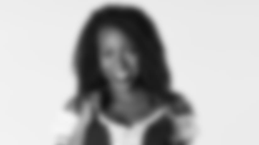 2018 Cheerleader Bio - Eni