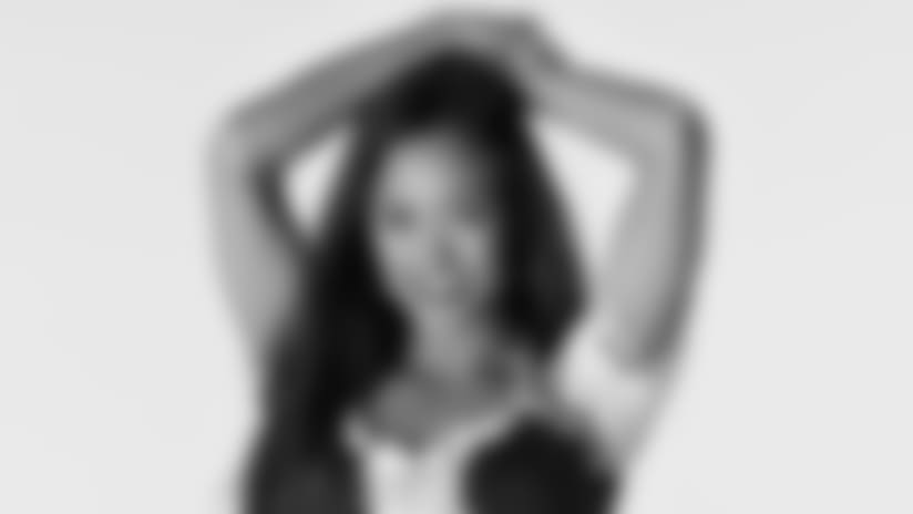 2018 Cheerleader Bio - Sarah