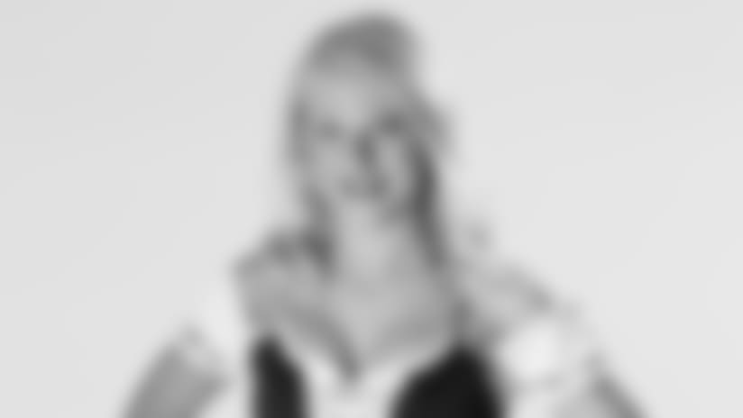 2018 Cheerleader Bio - Courtney
