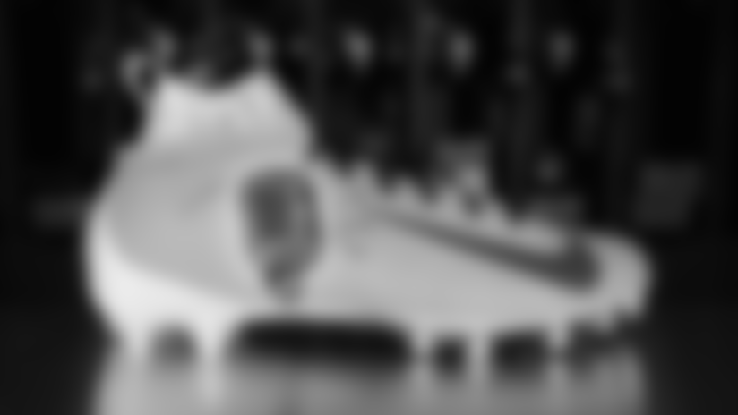 tyler-conklin-cleats-120318