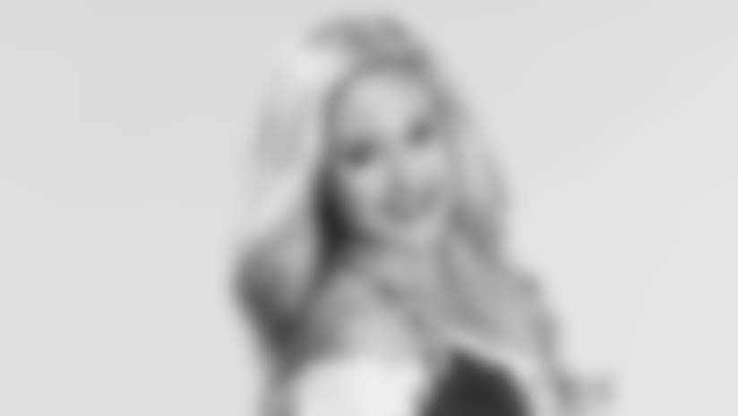2018 Cheerleader Bio - Gretta