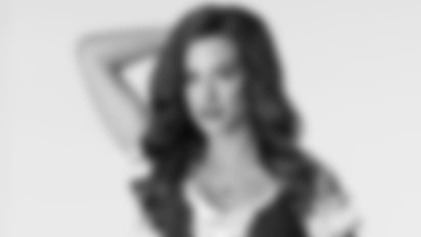 2018 Cheerleader Bio - Kelly