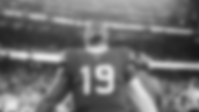 Watch San Francisco 49ers wide receiver Deebo Samuel's top highlights from the team's Week 4 primetime win over the Los Angeles Rams.