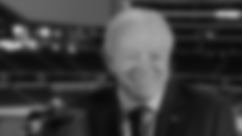 Jerry Jones Talks Boxing, Cowboys; More