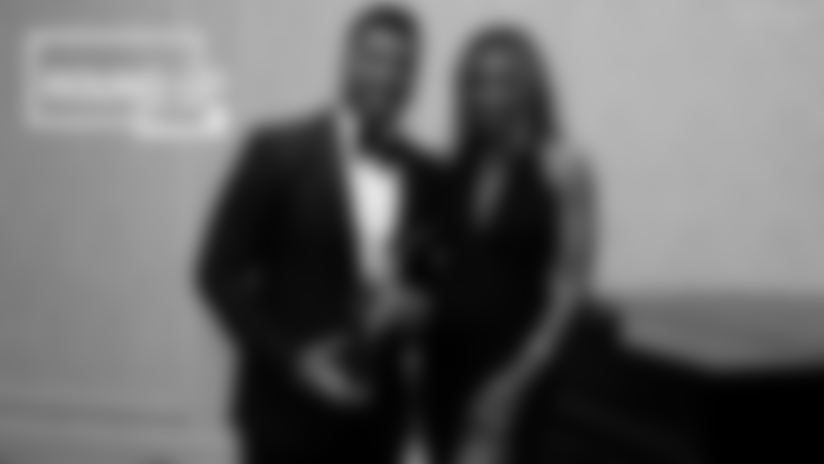 Monday Round-Up: Russell Wilson Receives Vince Lombardi Cancer Foundation Award of Excellence