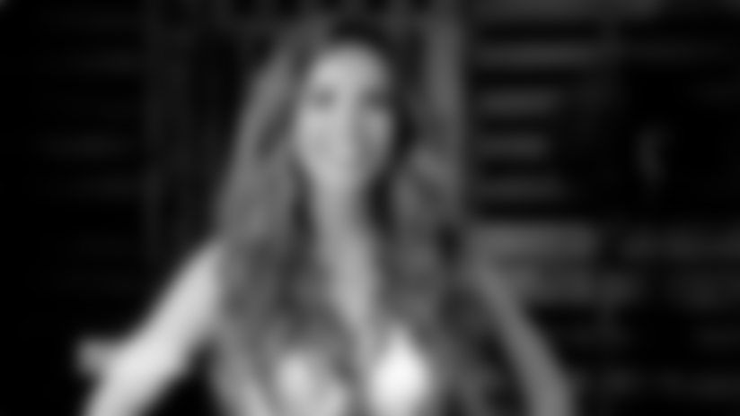 Titans Cheerleader Rookie Spotlight: Mariah
