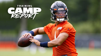 Chicago Bears offense falls flat in Justin Fields' debut - Sports  Illustrated Chicago Bears News, Analysis and More