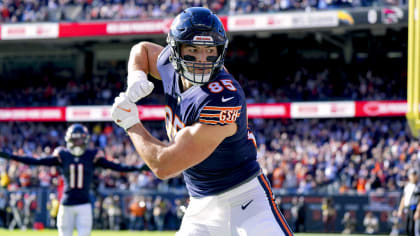 Chicago Bears tight end Cole Kmet couldn't be more open for his first TD  catch of 2023