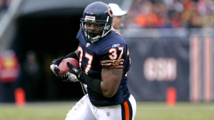 Former Chicago Bears tight end, head coach and Pro Football Hall