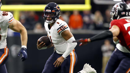 NFL WEEK 10 PICKS: Justin Fields aims to continue Bears' stellar run