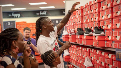 Dre Kirkpatrick: Bengals DB gives kids back-to-school shopping spree