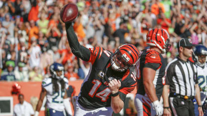 Cincinnati Bengals running back Rudi Johnson runs against the Tennessee  Titans in Cincinnati, Ohio, Aug. 23, 2003. With a record-setting game, the  low-profile running back emerged as one of the Bengals' most