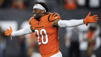 East Rutherford, New Jersey, USA: November 3, 2021, Cincinnati Bengals  cornerback Eli Apple (20) during a NFL football game against the New York  Jets at MetLife Stadium in East Rutherford, New Jersey.