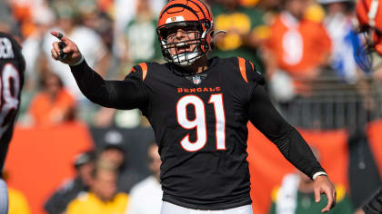 Trey Hendrickson Injury: Bengals star limps off field vs Steelers - Cincy  Jungle