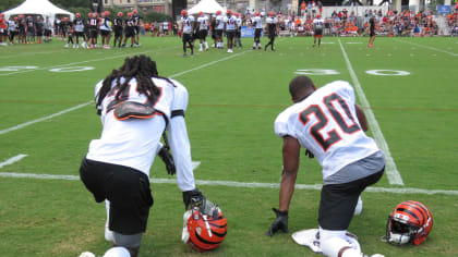 Bengals pop-up shops open, fans are buying gear ahead of game day