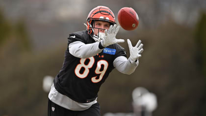 Bengals TE Drew Sample, wife Ang trying to get family out of Ukraine