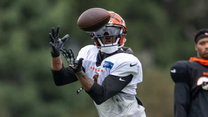 Bengals QB Joe Burrow sports Ja'Marr Chase throwback jersey ahead