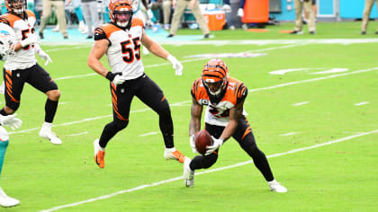 Cincinnati Bengals defensive back Jessie Bates III (30) drops to defend  during an NFL football game against the Miami Dolphins on Thursday,  September 29, 2022, in Cincinnati. (AP Photo/Matt Patterson Stock Photo -  Alamy