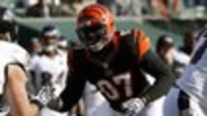 Cincinnati Bengals running back Bernard Scott (28) cuts away from