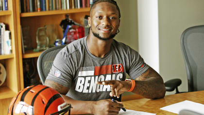 The Bengals signed HB Joe Mixon to a four-year contract extension through  the 2024 season.